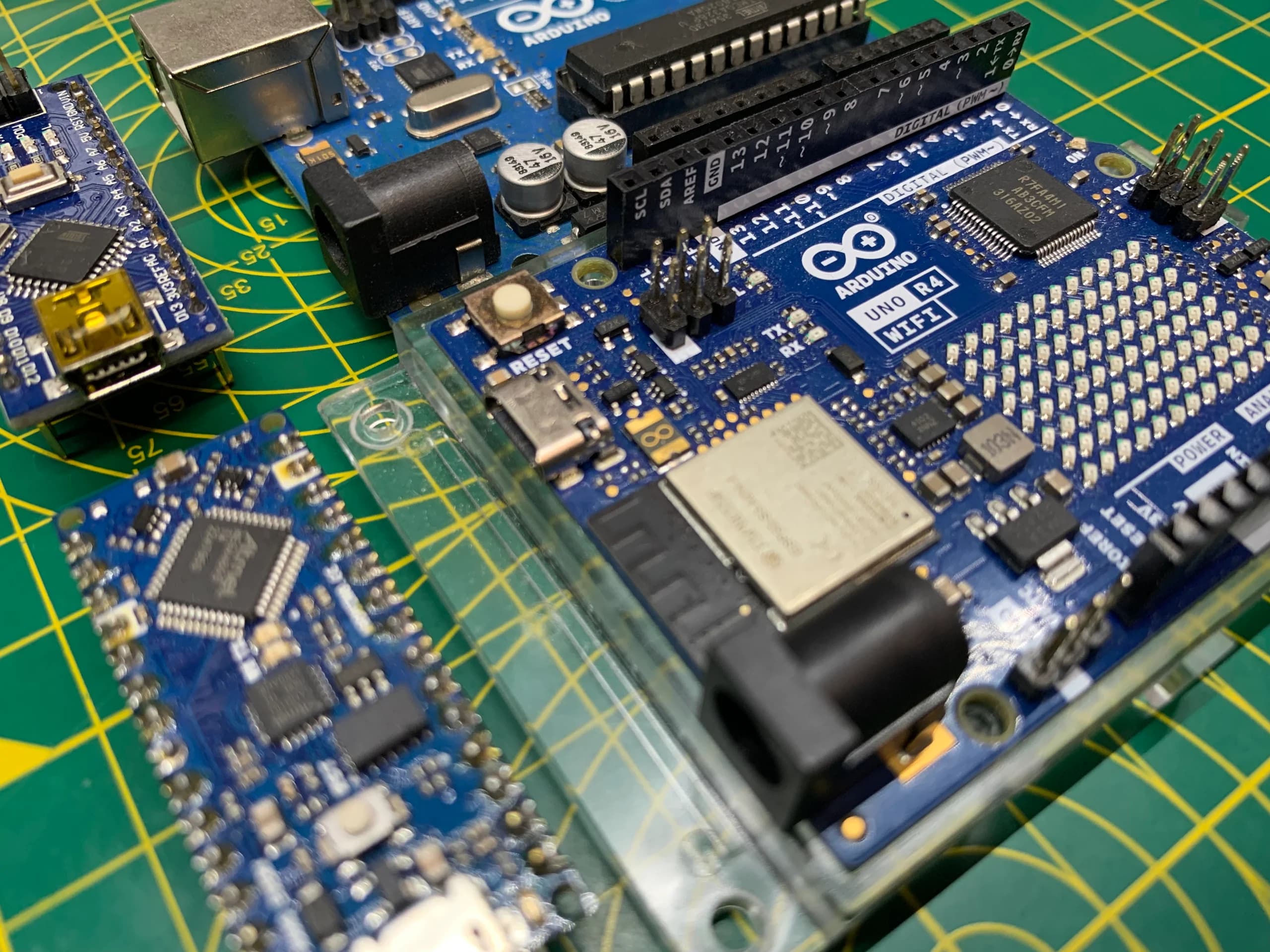 Workshop - Differenze tra Arduino REV3 e REV4